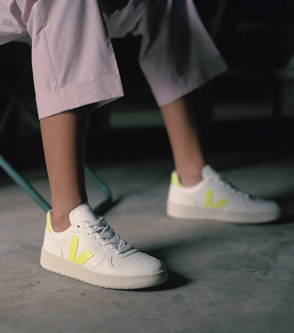 Veja - V-10 Sneakers in Extra White Jaune-Fluoro