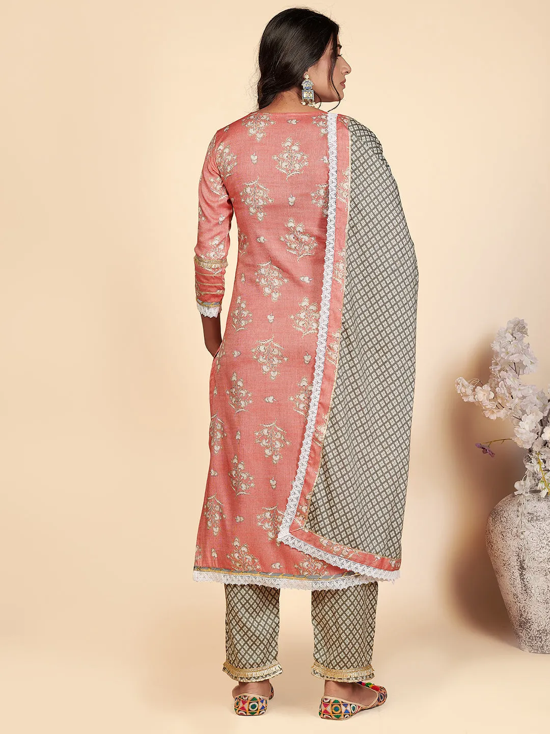 Women'S Printed & Lace Work Straight Rayon Pink Stitched Kurta Pant With Dupatta