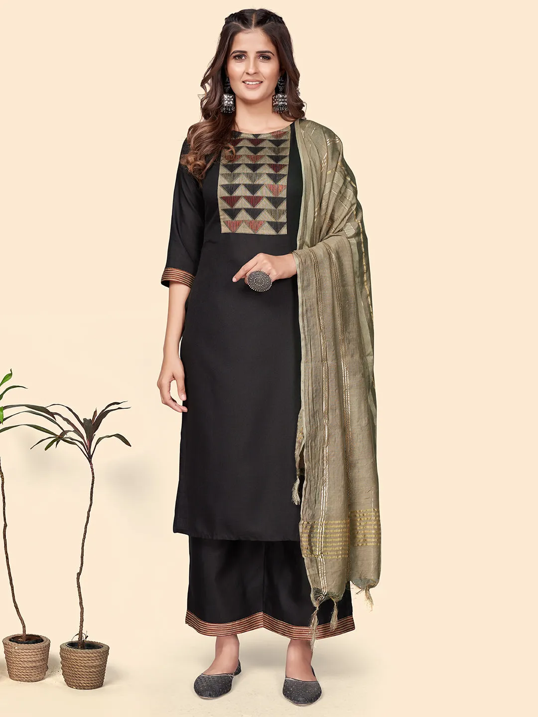 Women'S Printed Straight Cotton Blend Black Stitched Kurta Palazzo With Dupatta